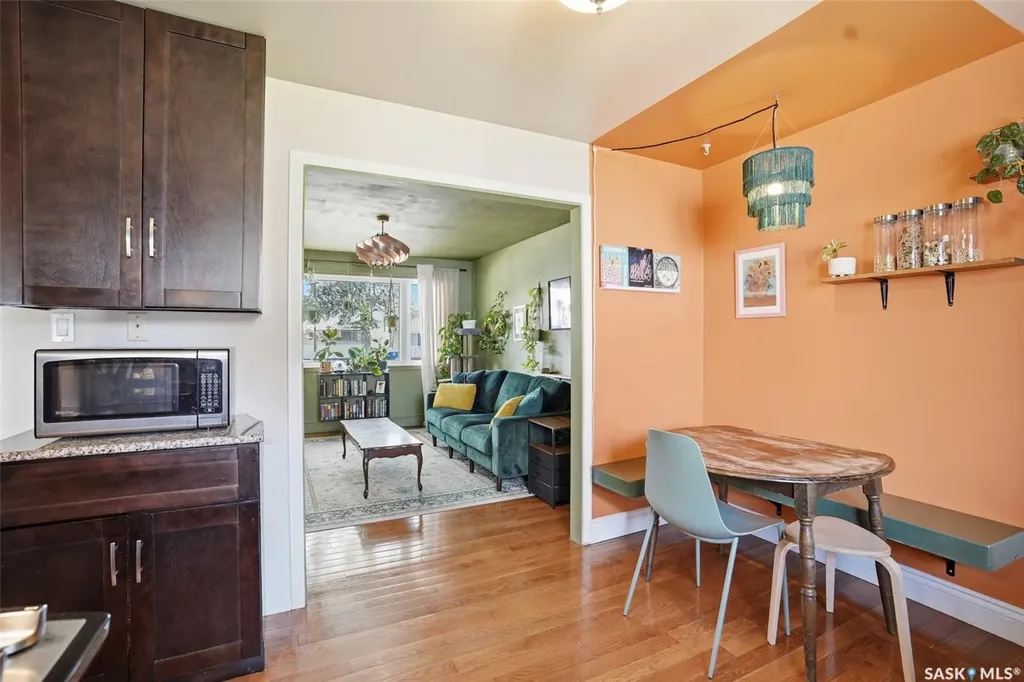 2122 37th Street W Saskatoon SK S7L 4E3
