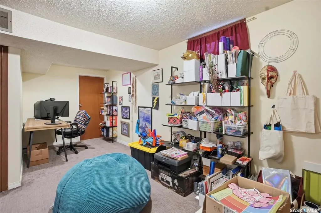 2122 37th Street W Saskatoon SK S7L 4E3