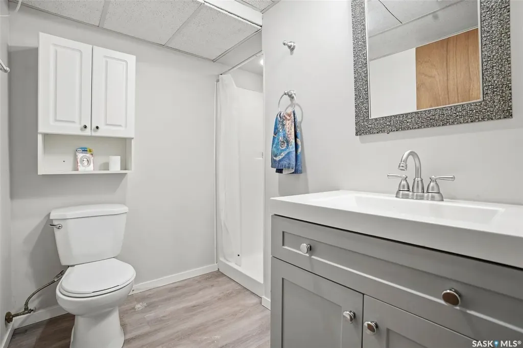 2122 37th Street W Saskatoon SK S7L 4E3