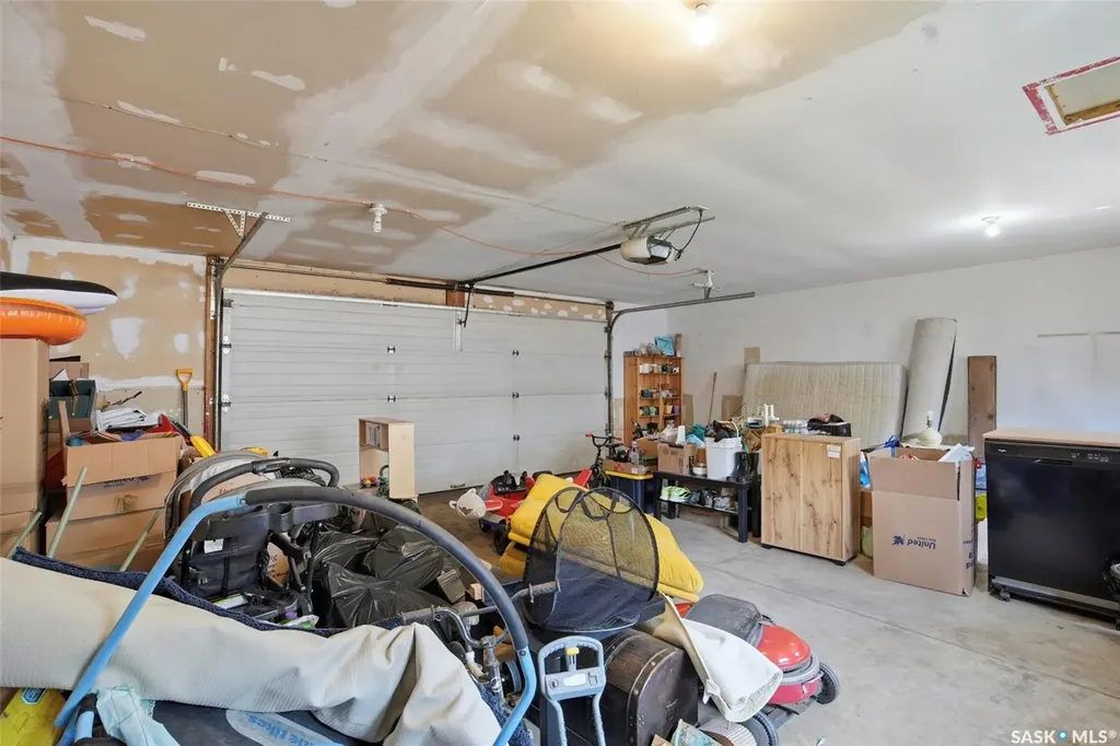 2122 37th Street W Saskatoon SK S7L 4E3
