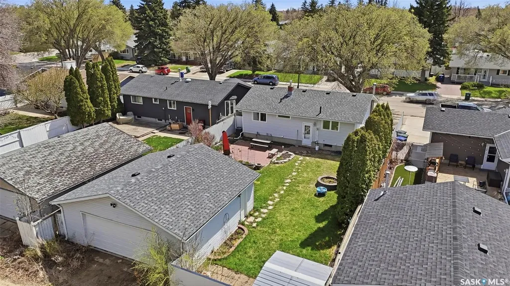 2122 37th Street W Saskatoon SK S7L 4E3