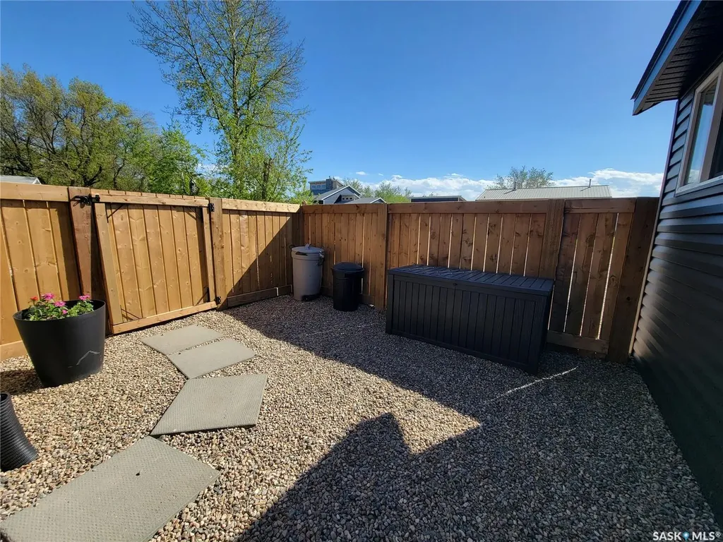 390 2nd Avenue Meota SK S0M 1X0