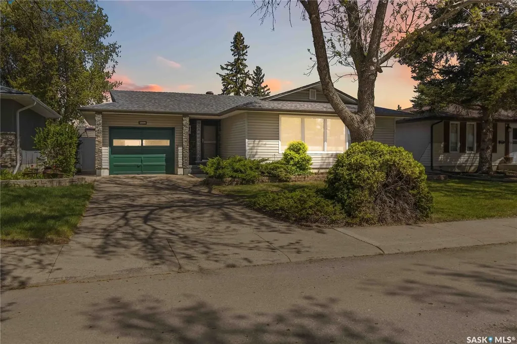 2809 Eastview Saskatoon SK S7J 3H7
