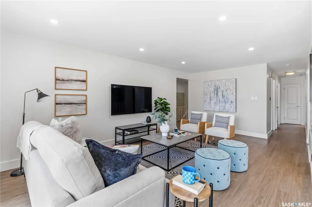 2809 Eastview Saskatoon SK S7J 3H7