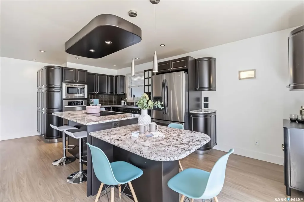 2809 Eastview Saskatoon SK S7J 3H7