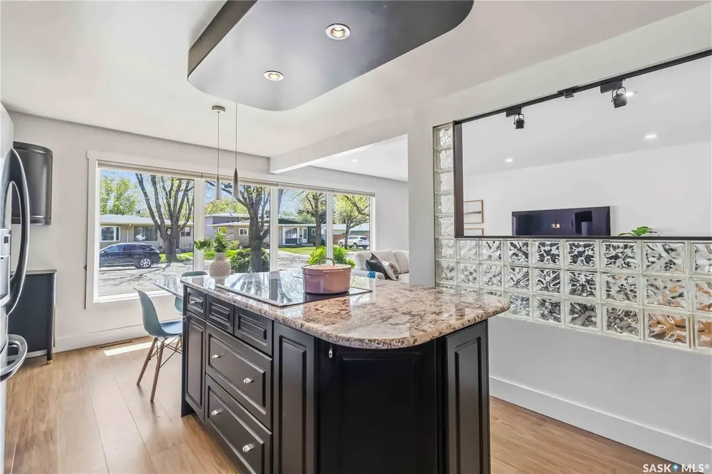 2809 Eastview Saskatoon SK S7J 3H7