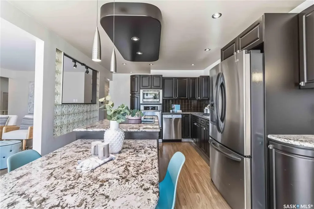 2809 Eastview Saskatoon SK S7J 3H7