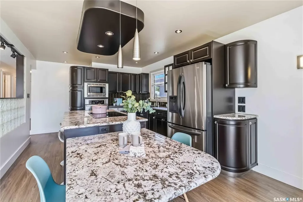 2809 Eastview Saskatoon SK S7J 3H7