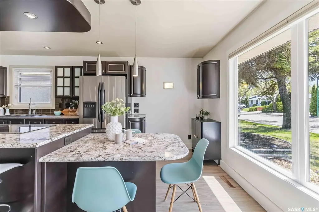 2809 Eastview Saskatoon SK S7J 3H7
