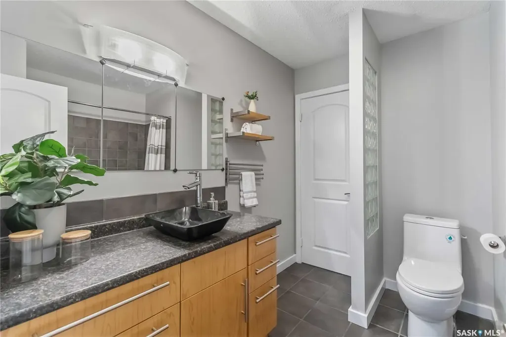 2809 Eastview Saskatoon SK S7J 3H7