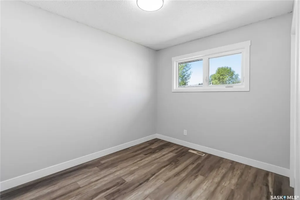 2809 Eastview Saskatoon SK S7J 3H7