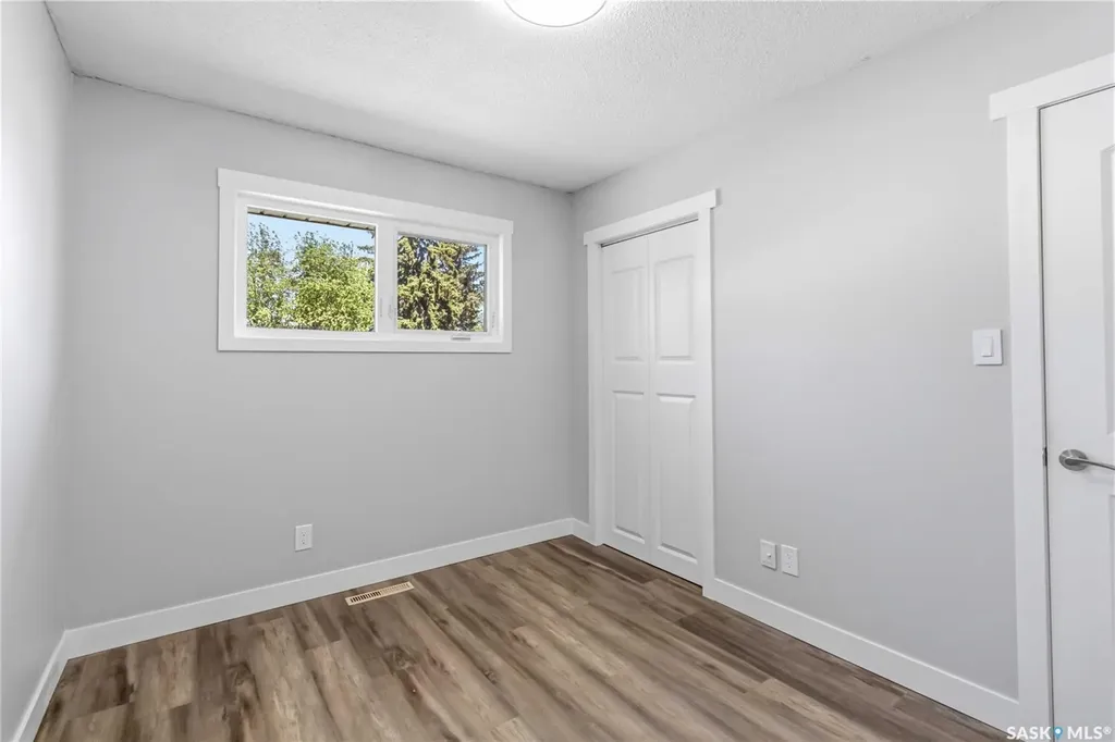2809 Eastview Saskatoon SK S7J 3H7