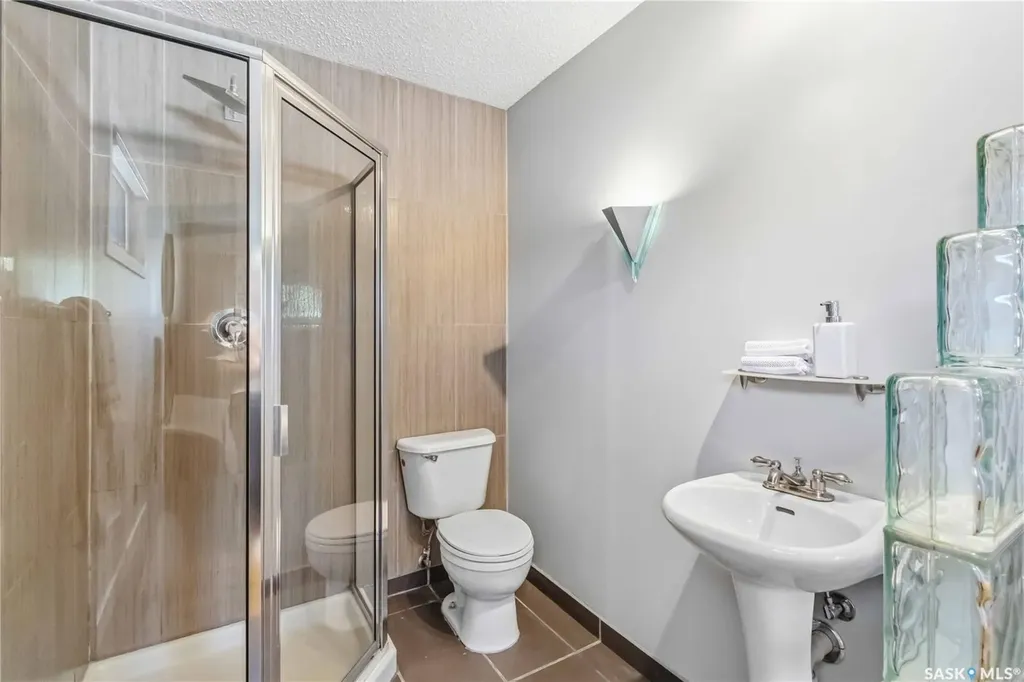 2809 Eastview Saskatoon SK S7J 3H7