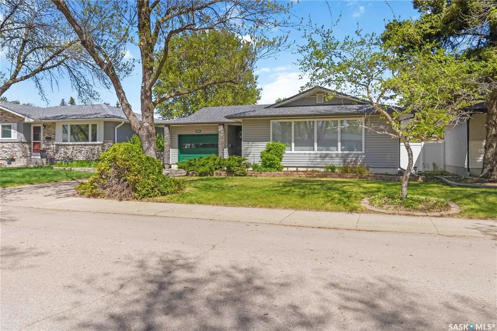 2809 Eastview Saskatoon SK S7J 3H7