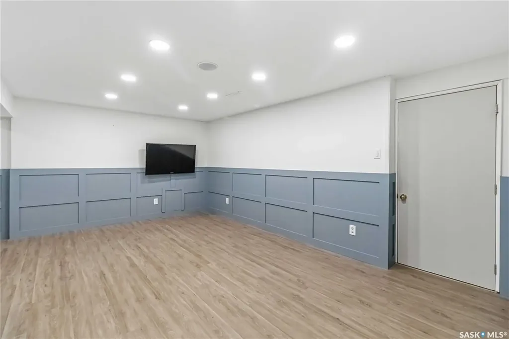 2809 Eastview Saskatoon SK S7J 3H7