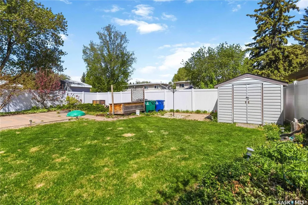 2809 Eastview Saskatoon SK S7J 3H7