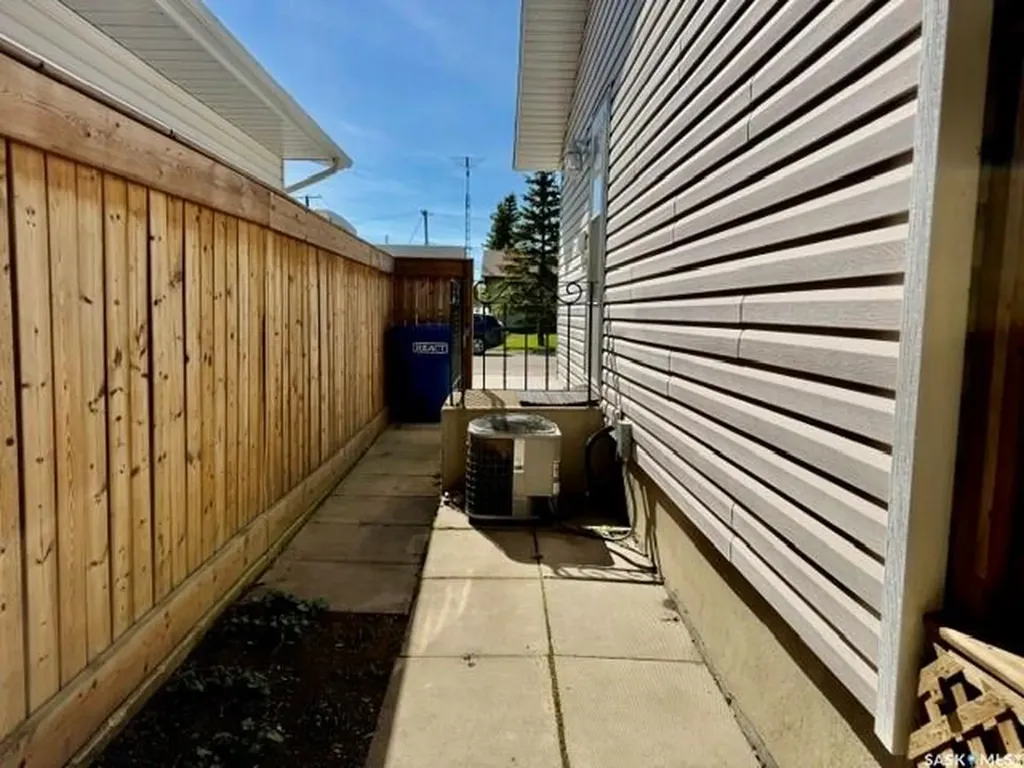 208 12th Street Humboldt SK S0K 2A0