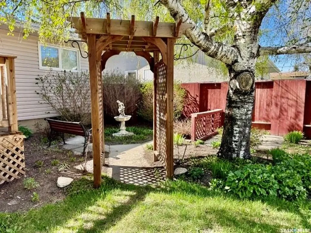 208 12th Street Humboldt SK S0K 2A0
