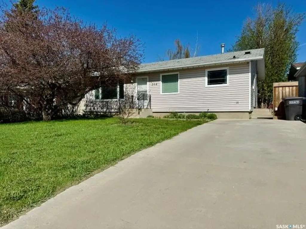 208 12th Street Humboldt SK S0K 2A0
