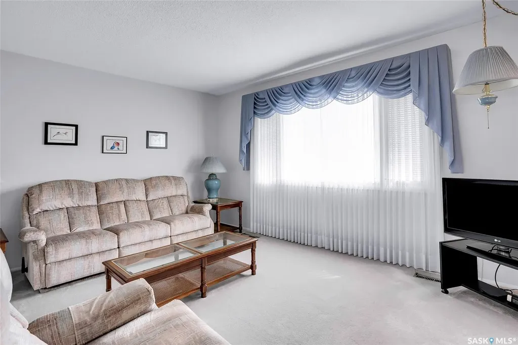 1117 Y Avenue N Saskatoon SK S7L 3L5