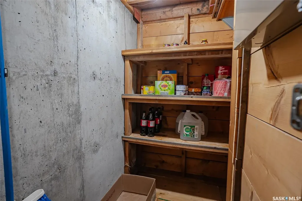 1117 Y Avenue N Saskatoon SK S7L 3L5