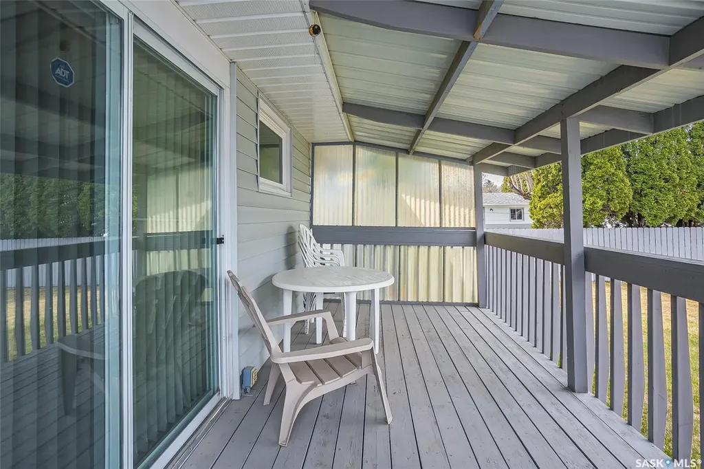 1117 Y Avenue N Saskatoon SK S7L 3L5