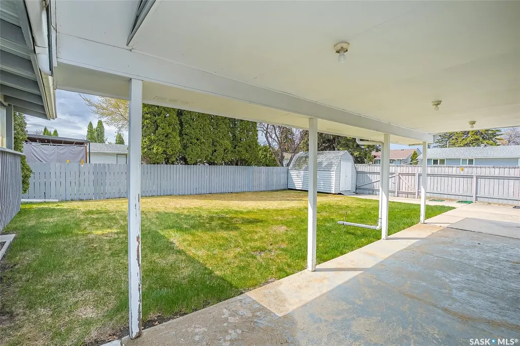 1117 Y Avenue N Saskatoon SK S7L 3L5
