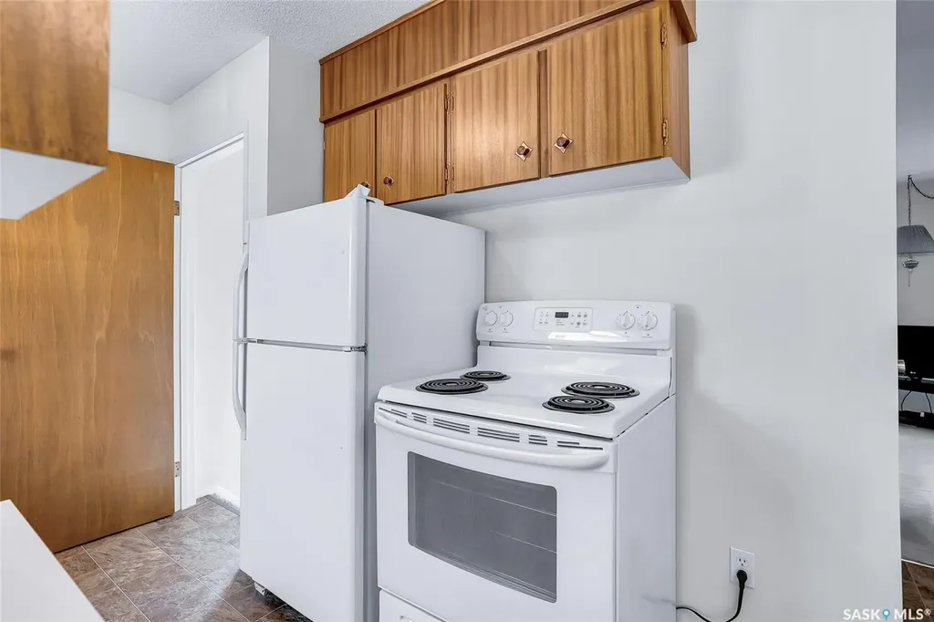1117 Y Avenue N Saskatoon SK S7L 3L5