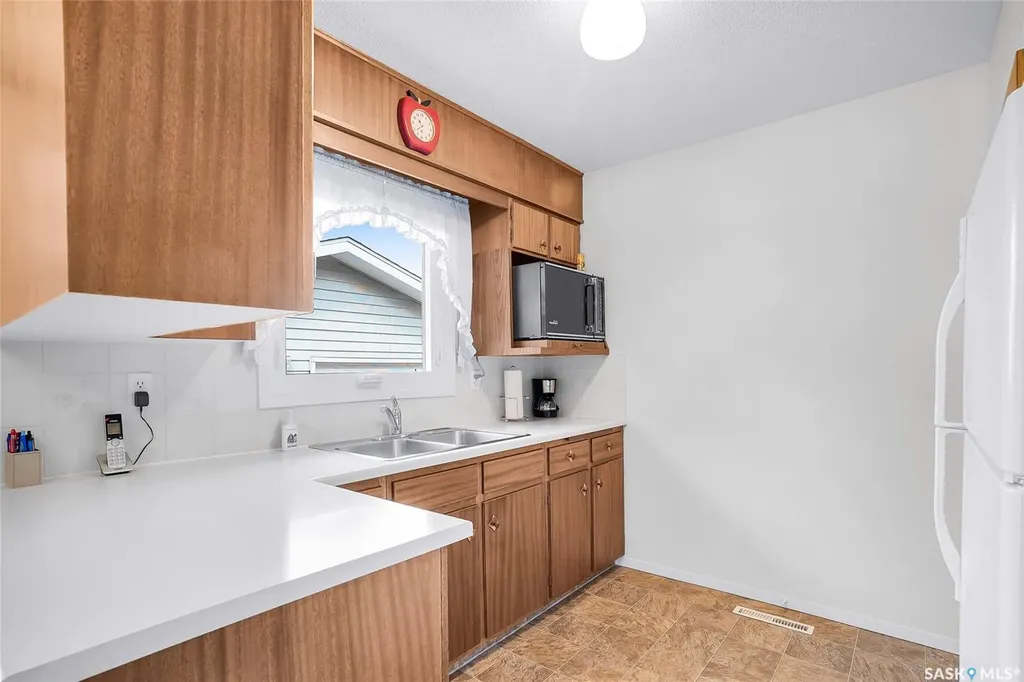 1117 Y Avenue N Saskatoon SK S7L 3L5