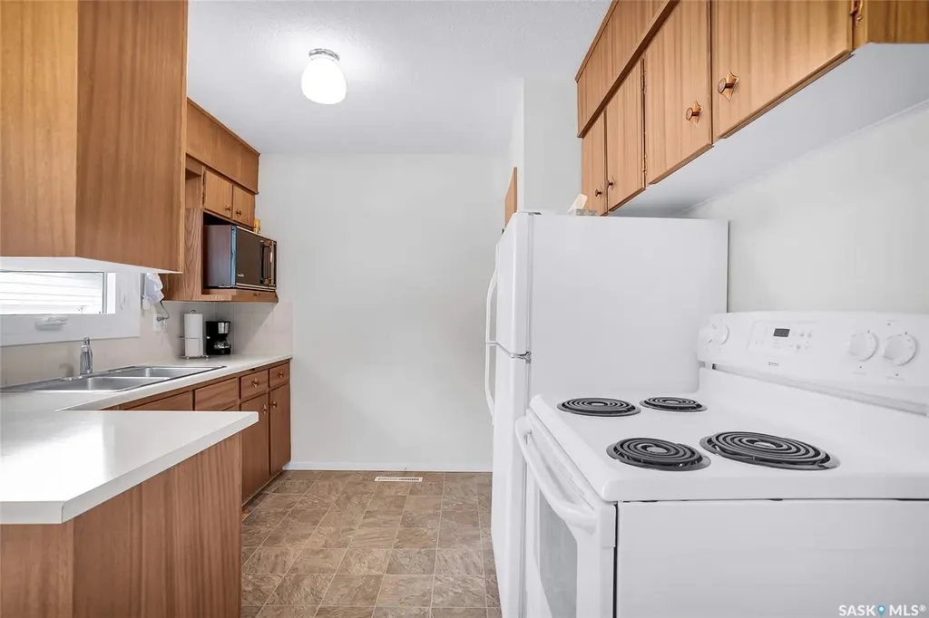 1117 Y Avenue N Saskatoon SK S7L 3L5