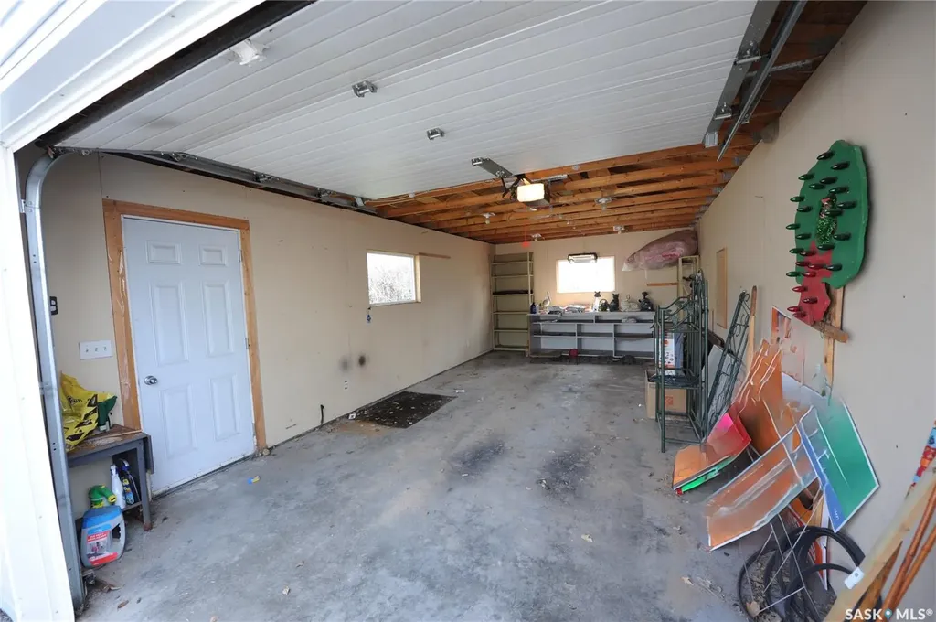571 Pendygrasse Road Saskatoon SK S7M 5P6