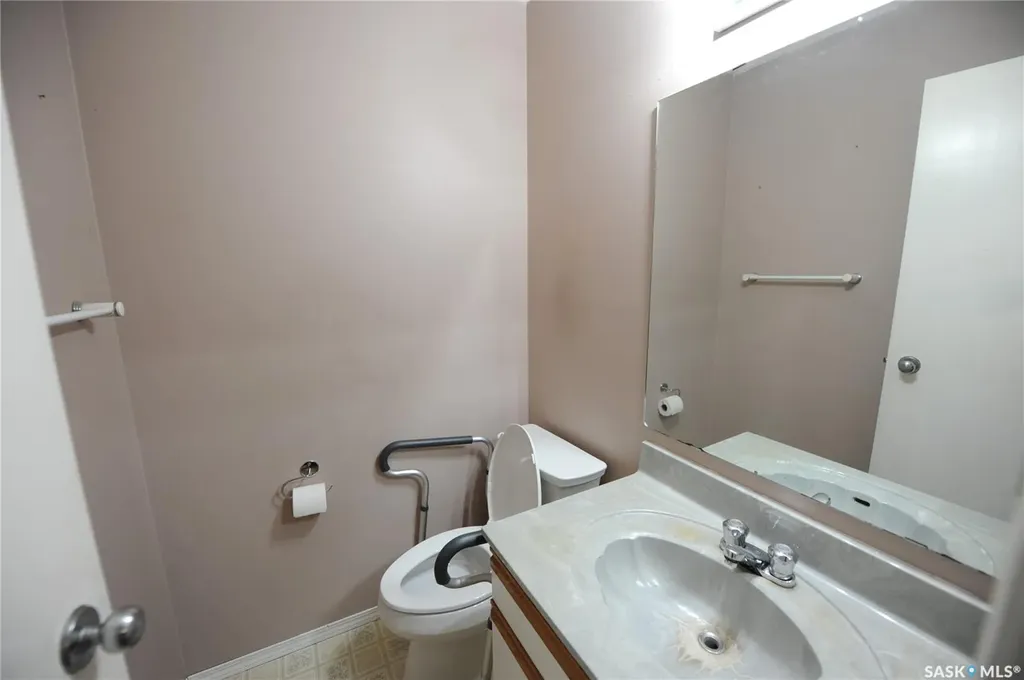 571 Pendygrasse Road Saskatoon SK S7M 5P6