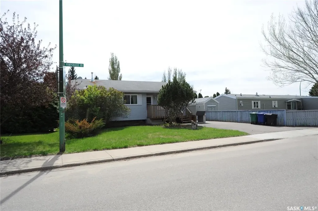 571 Pendygrasse Road Saskatoon SK S7M 5P6