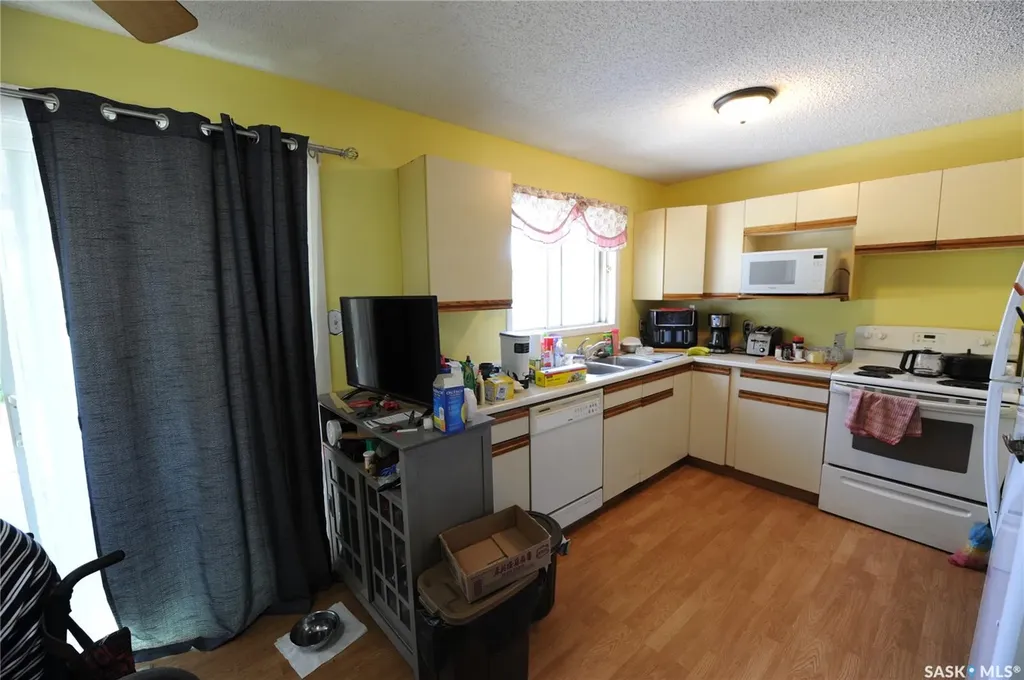 571 Pendygrasse Road Saskatoon SK S7M 5P6
