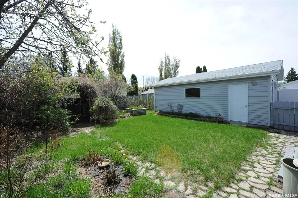 571 Pendygrasse Road Saskatoon SK S7M 5P6