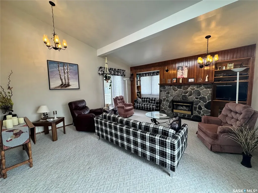 423 7th Avenue W Biggar SK S0K 0M0