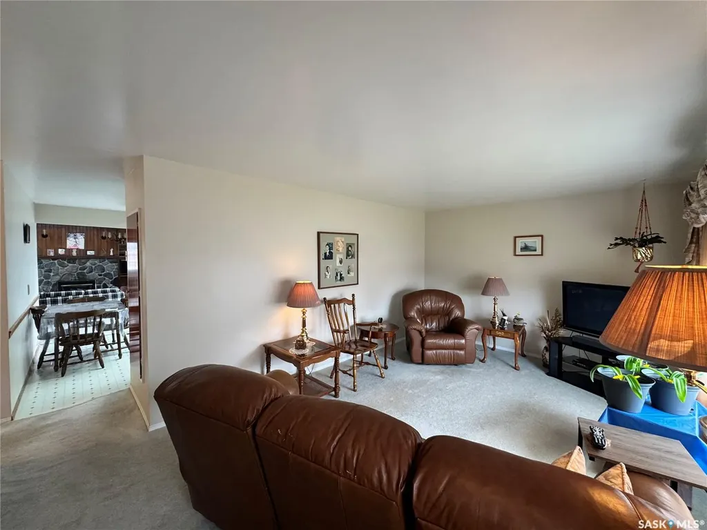 423 7th Avenue W Biggar SK S0K 0M0