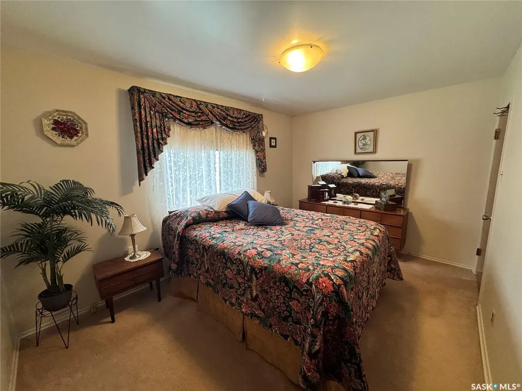 423 7th Avenue W Biggar SK S0K 0M0