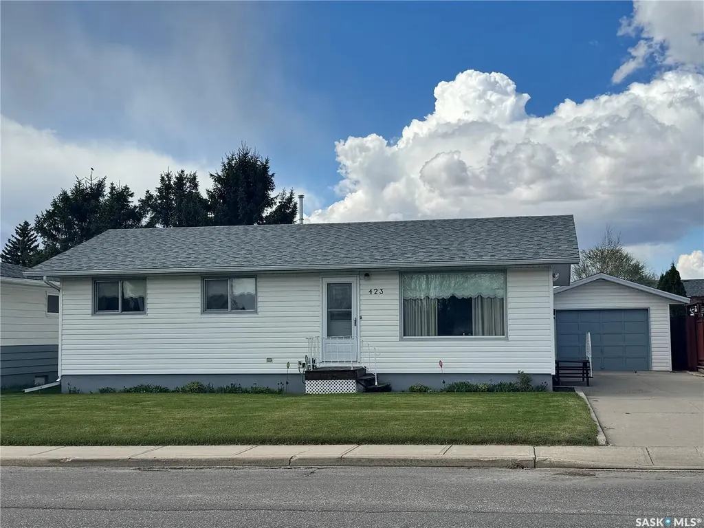 423 7th Avenue W Biggar SK S0K 0M0