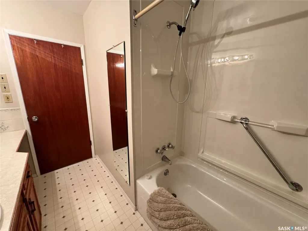 423 7th Avenue W Biggar SK S0K 0M0