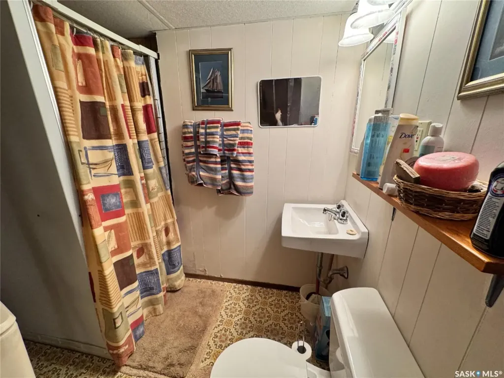423 7th Avenue W Biggar SK S0K 0M0