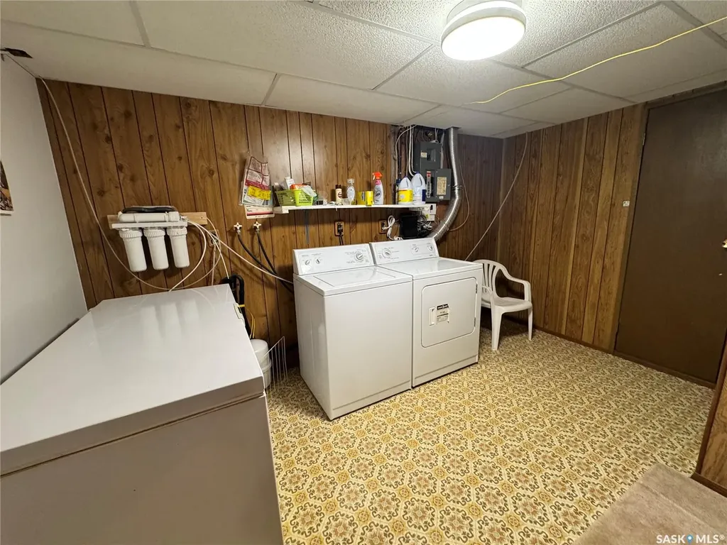 423 7th Avenue W Biggar SK S0K 0M0