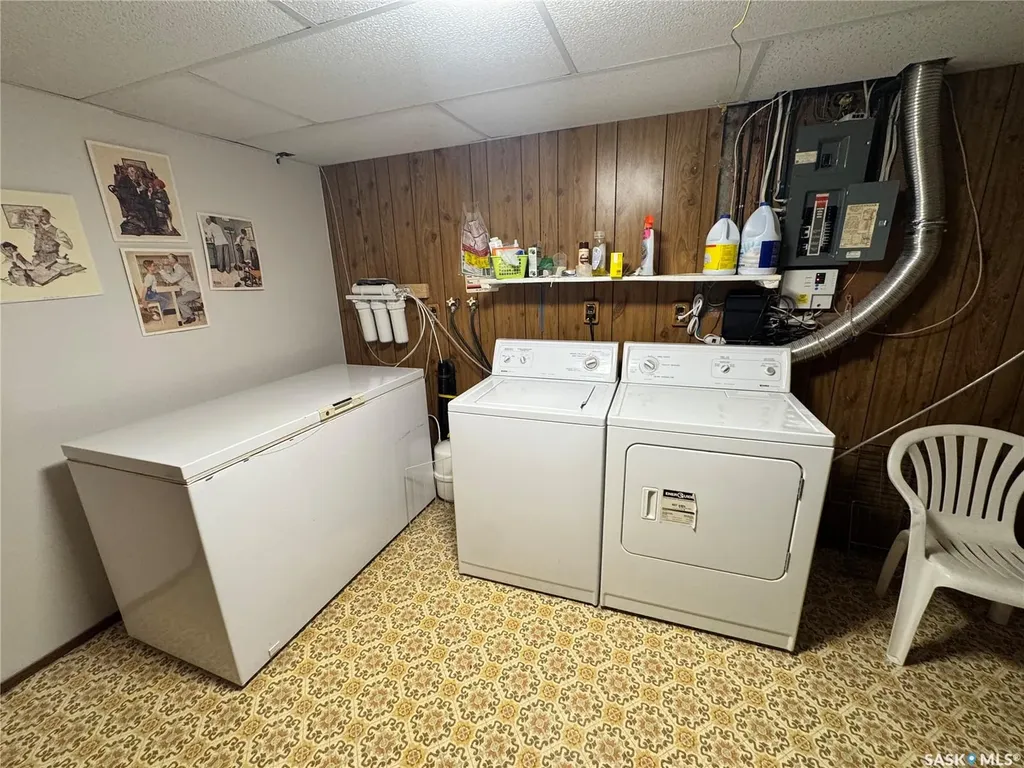 423 7th Avenue W Biggar SK S0K 0M0
