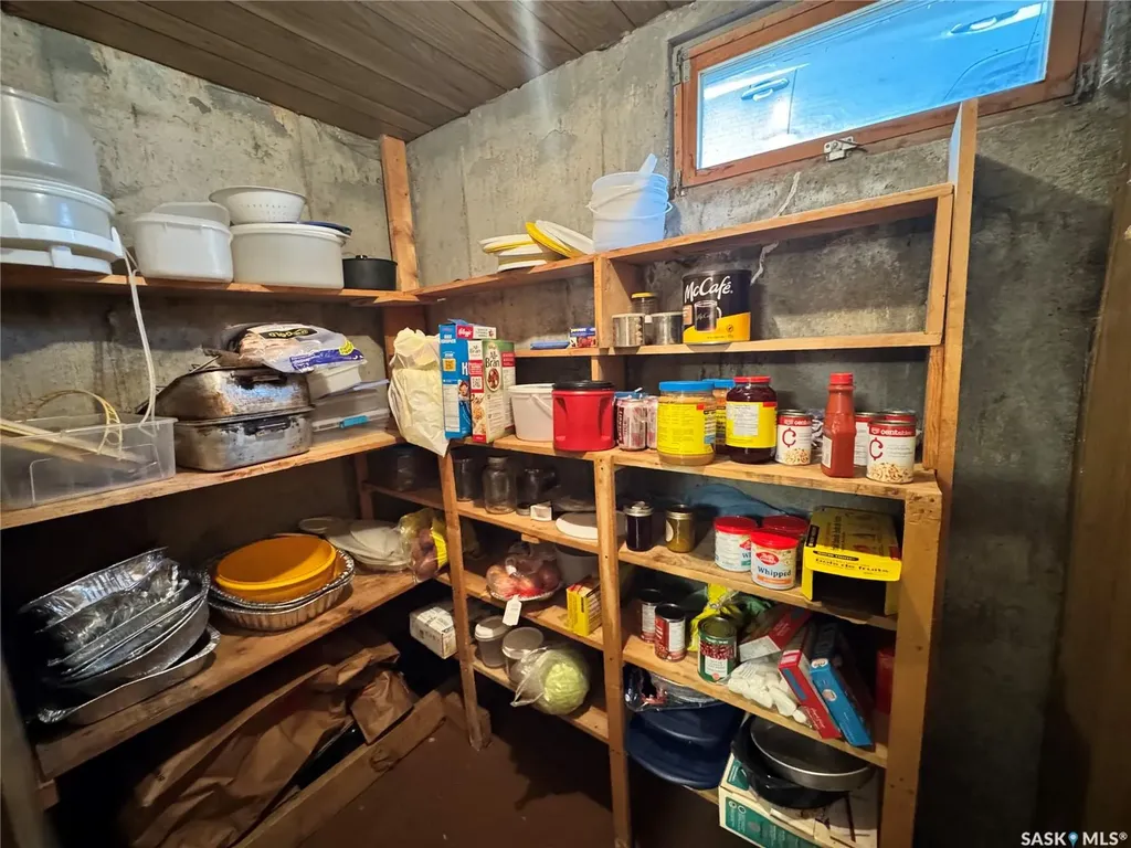 423 7th Avenue W Biggar SK S0K 0M0