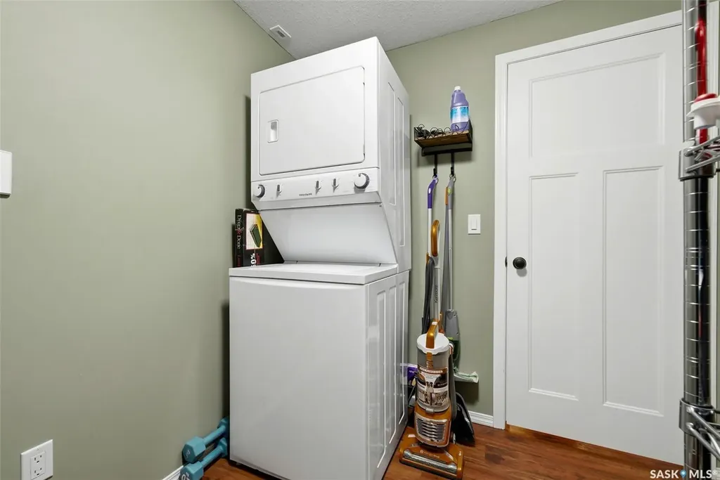 1220 Blackfoot Drive Regina SK S4S 6T2