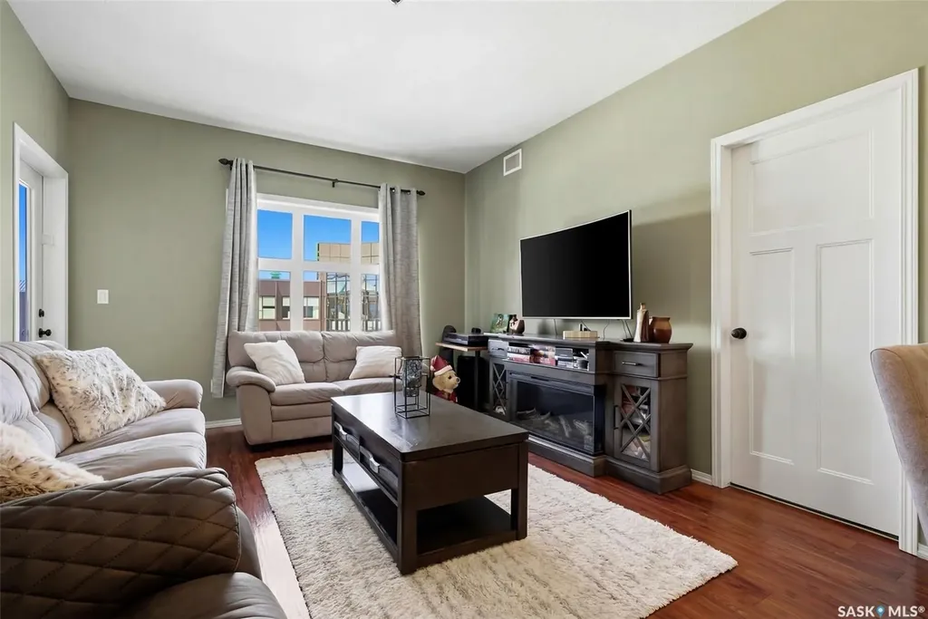1220 Blackfoot Drive Regina SK S4S 6T2