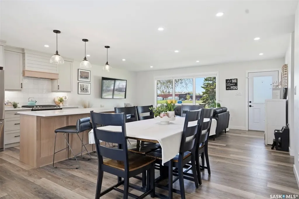 112 8th Avenue E Watrous SK S0K 4T0