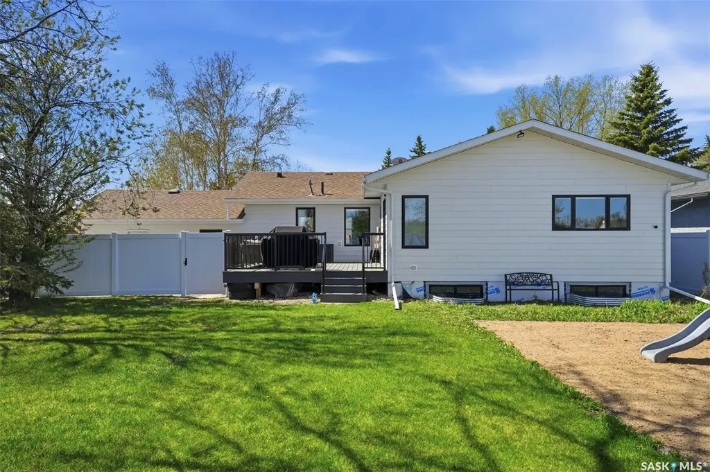 112 8th Avenue E Watrous SK S0K 4T0