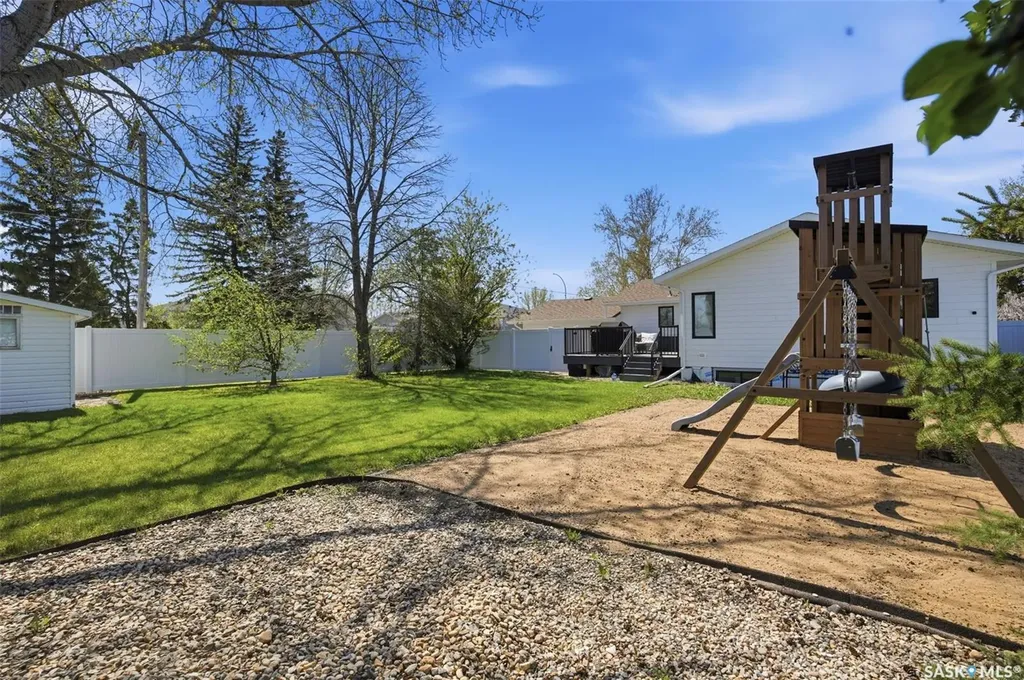 112 8th Avenue E Watrous SK S0K 4T0