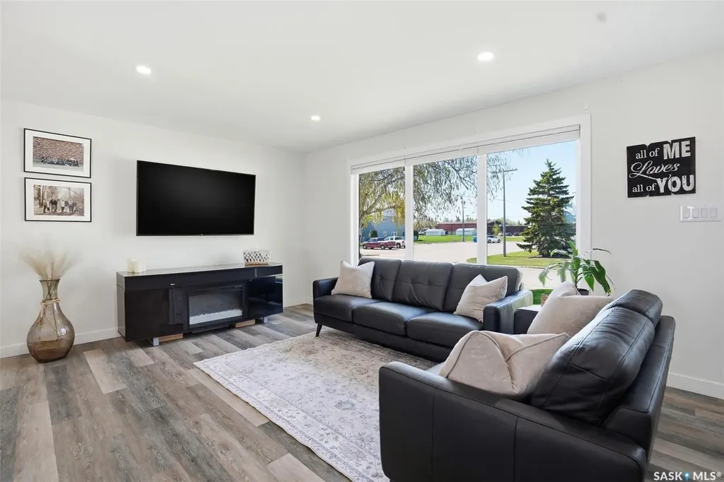 112 8th Avenue E Watrous SK S0K 4T0